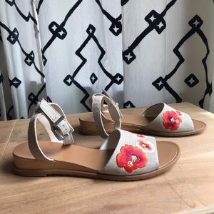 Kenneth Cole Reaction embroidered leather sandal